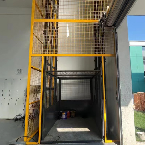 黎母山镇导轨式升降机助力物流园破解运输难题